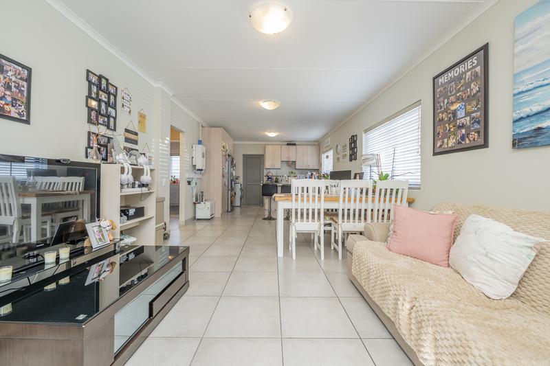 2 Bedroom Property for Sale in Fish Hoek Western Cape